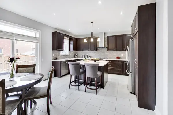 571 Dougall AVE, Caledon, ON L7C 3Z4