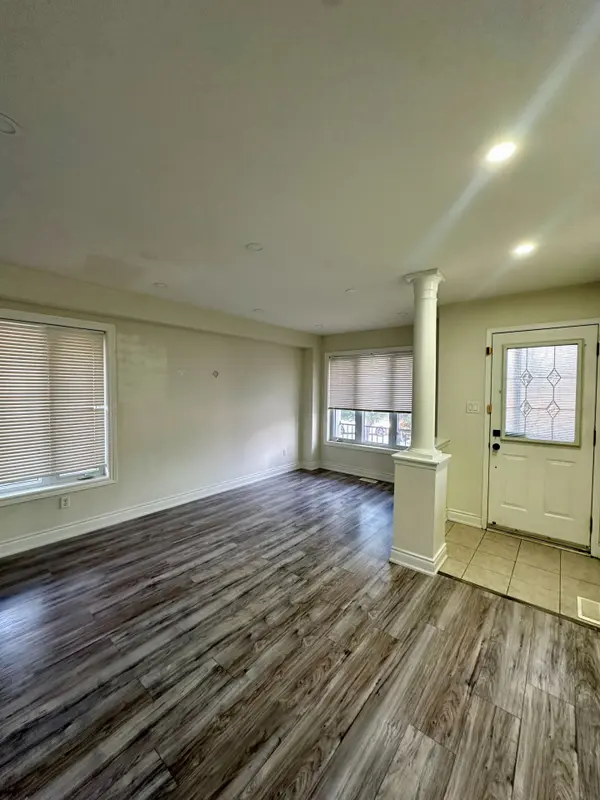 5950 Shelford TER, Mississauga, ON L5M 6K3