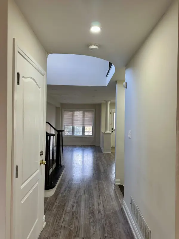 5950 Shelford TER, Mississauga, ON L5M 6K3