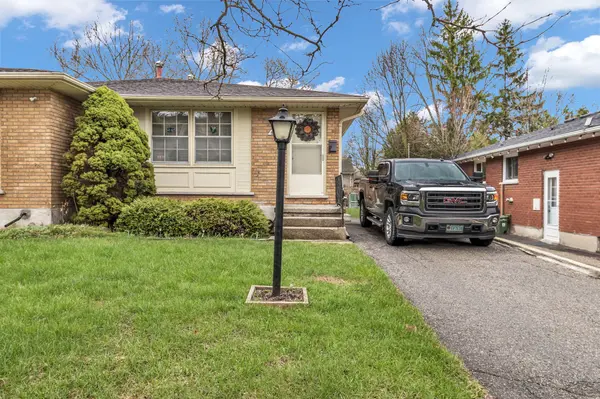 677 & 679 Sevilla Park PL, London East, ON N5Y 4H9