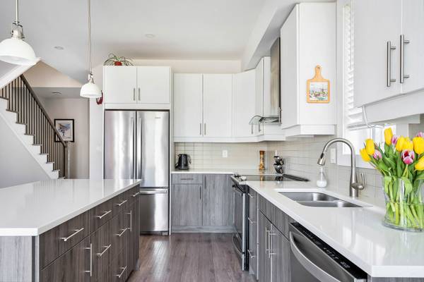 112 Sycamore ST, Blue Mountains, ON L9Y 4E2