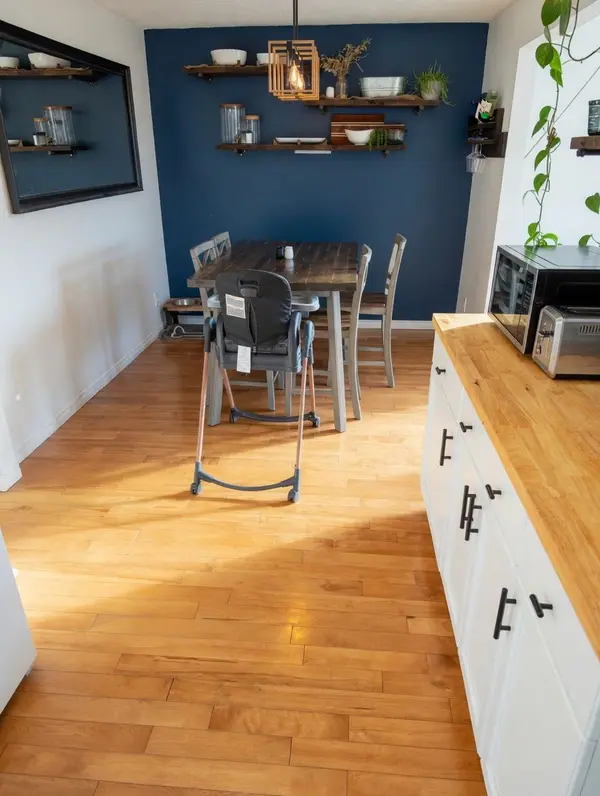 8383 MUNDARE CRES, Niagara Falls, ON L2G 7M6