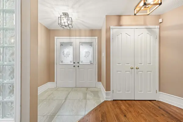 844 Giant Cedars CRES, Blossom Park - Airport And Area, ON K1V 1N9