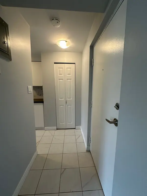 15 Mowat BLVD #4, Kitchener, ON N2E 1J1