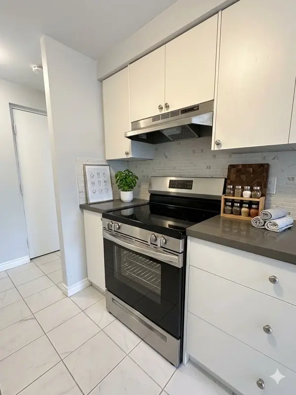 15 Mowat BLVD #4, Kitchener, ON N2E 1J1