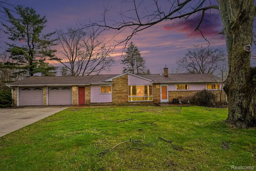 6341 Waldon RD, Independence Charter Township, MI 48346