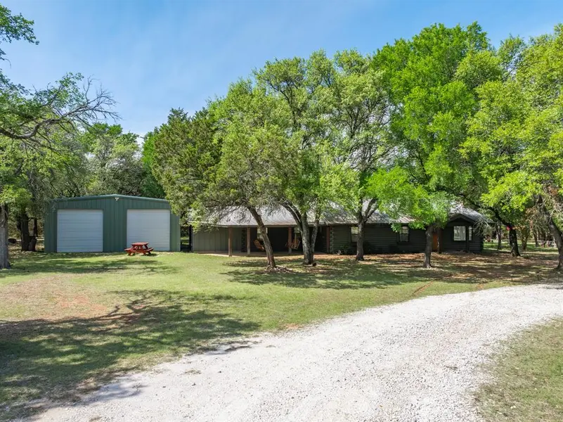 2731 Garrett Lane, China Spring, TX 76633
