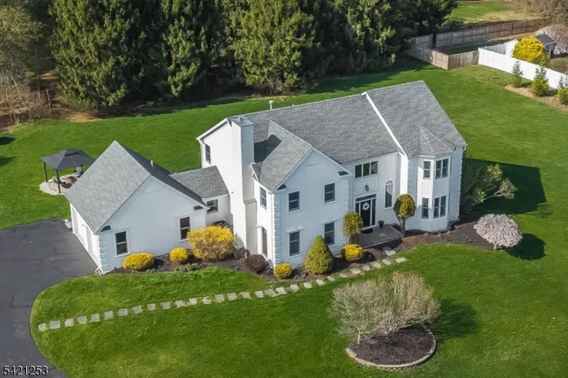 11 Wilson Way, Raritan Twp., NJ 08551