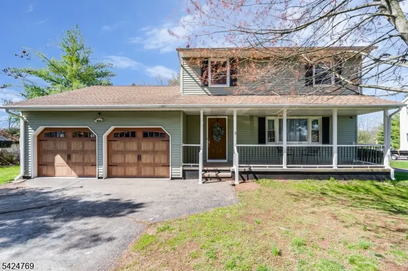 3 Millbrook Rd., Raritan Twp., NJ 08822
