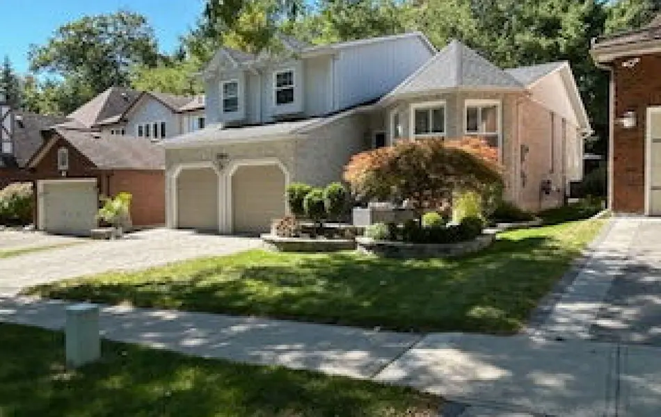 2004 Blairwood CT, Pickering, ON L1X 2S3