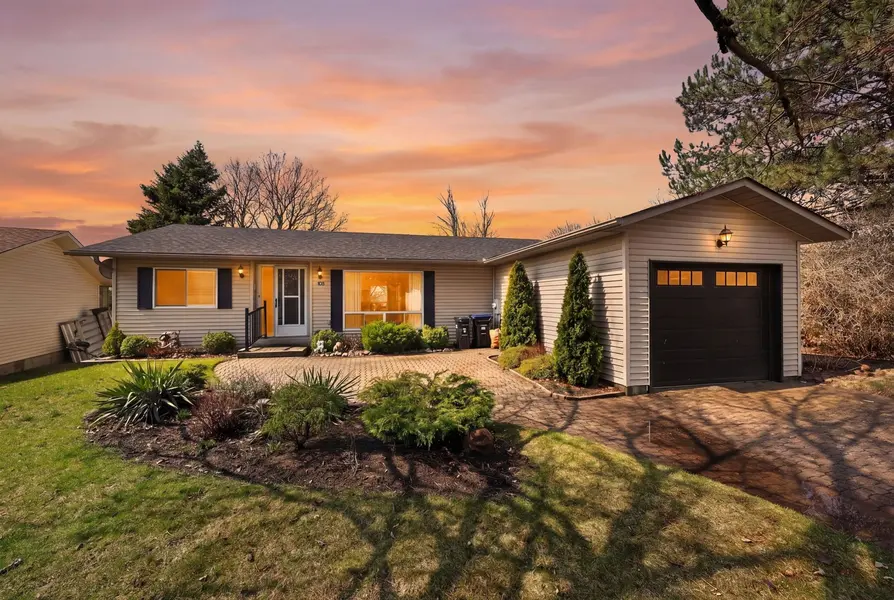 105 Tecumseth Pines DR, New Tecumseth, ON L0G 1W0