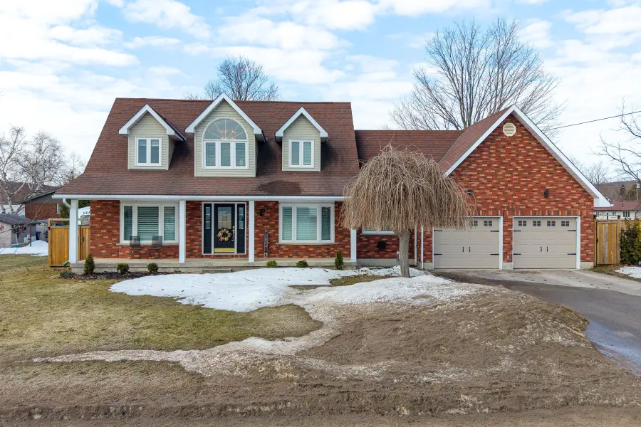 154 Mary ST, Clearview, ON L0M 1G0