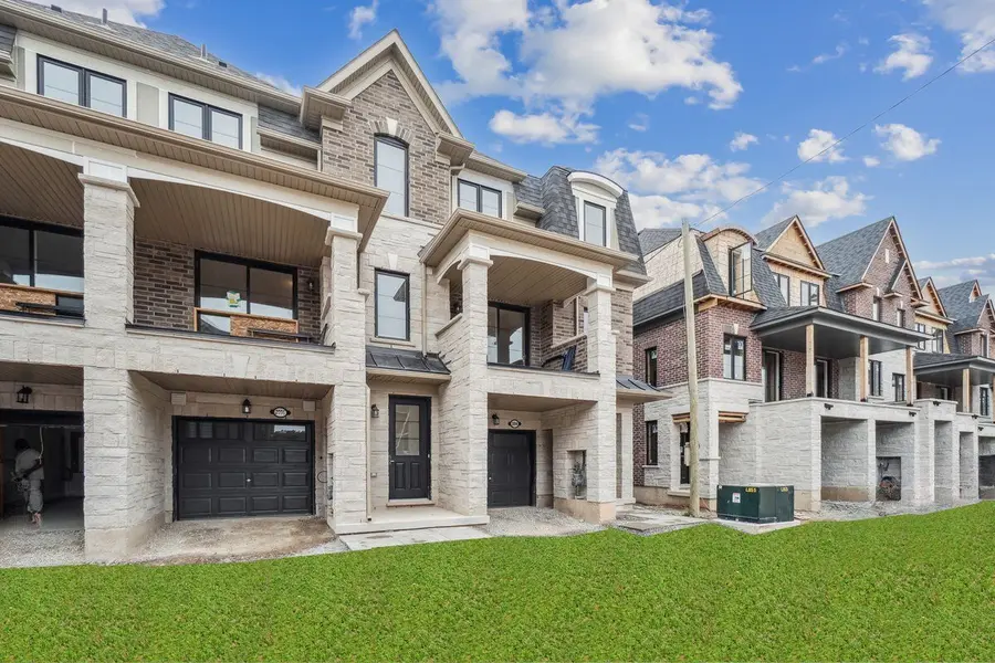 2096 FAIRMONT Common, Burlington, ON L7P 0V8