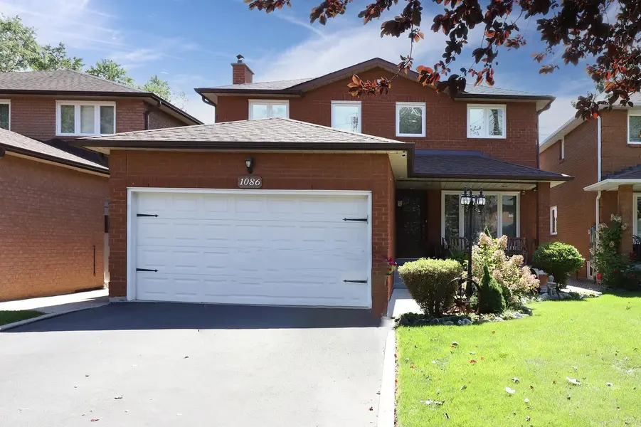 1086 Hedge DR, Mississauga, ON L4Y 1G2