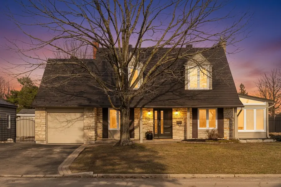 2173 Beaumont RD, Alta Vista And Area, ON K1H 5V2