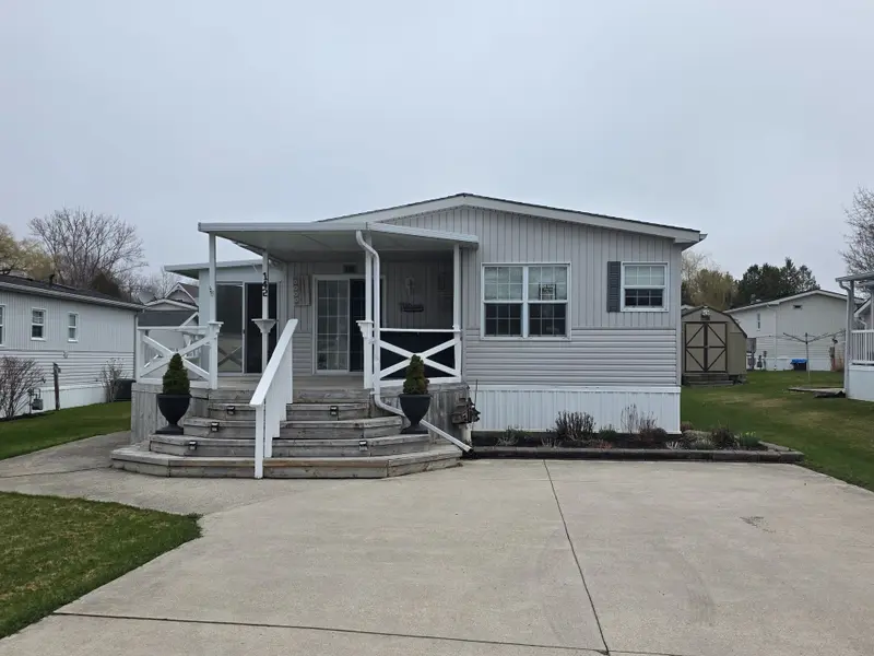 142 Sandbagger CRES, Bluewater, ON N0M 1G0