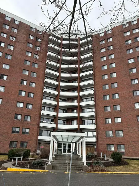 20 Chesterton DR #1217, Cityview - Parkwoods Hills - Rideau Shore, ON K2E 6Z7