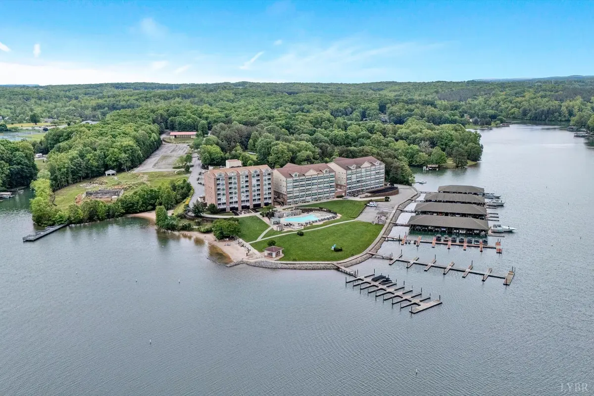 1245 Graves Harbor TRL, Huddleston, VA 24504