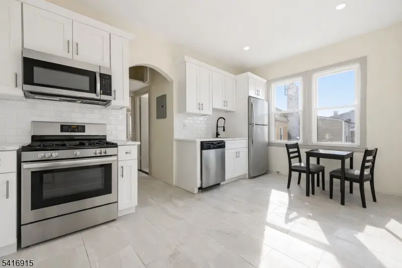 265 N 17Th St #1L, Bloomfield Twp., NJ 07003