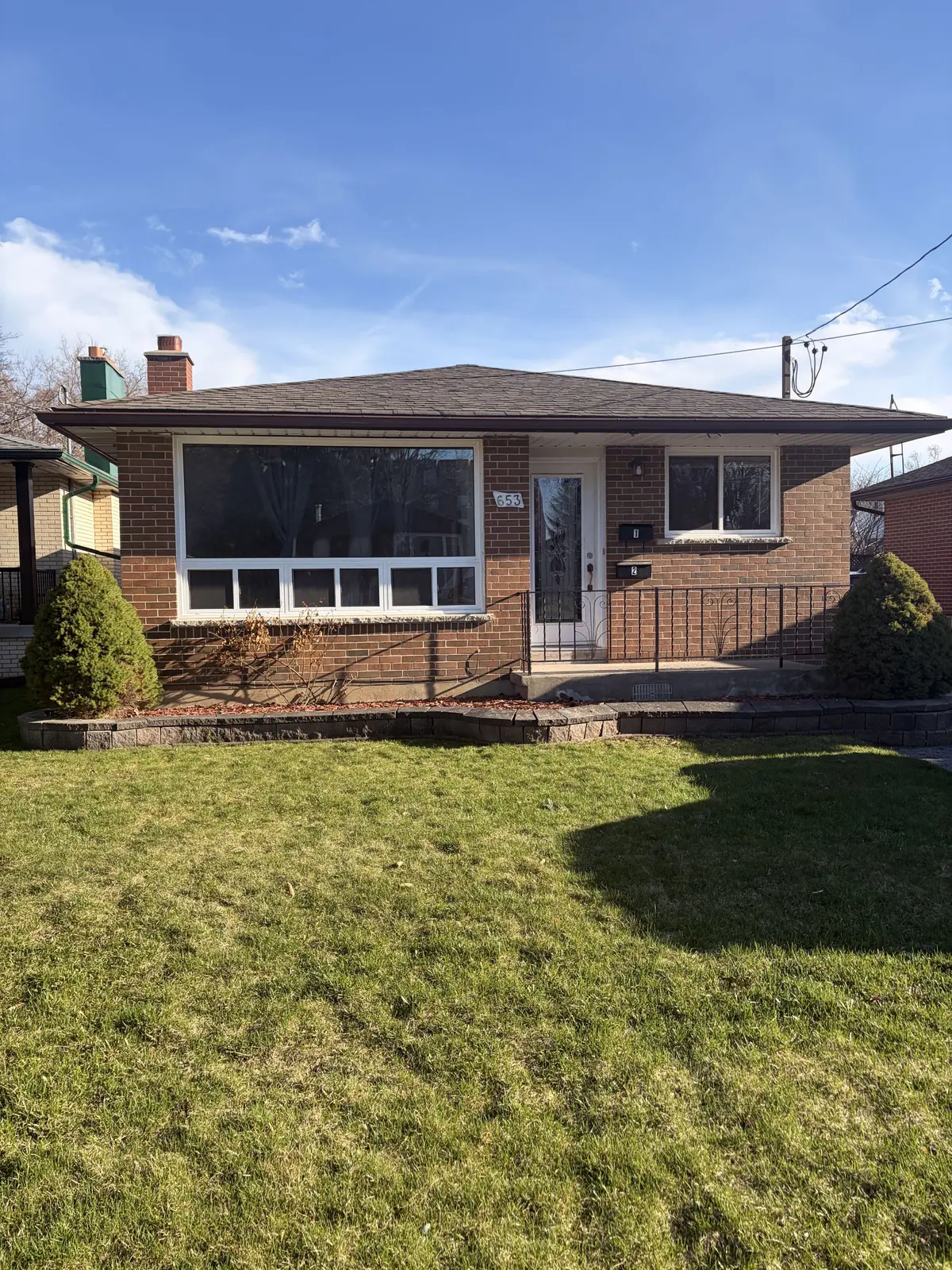 653 Athol ST E #Main, Oshawa, ON L1H 1M2