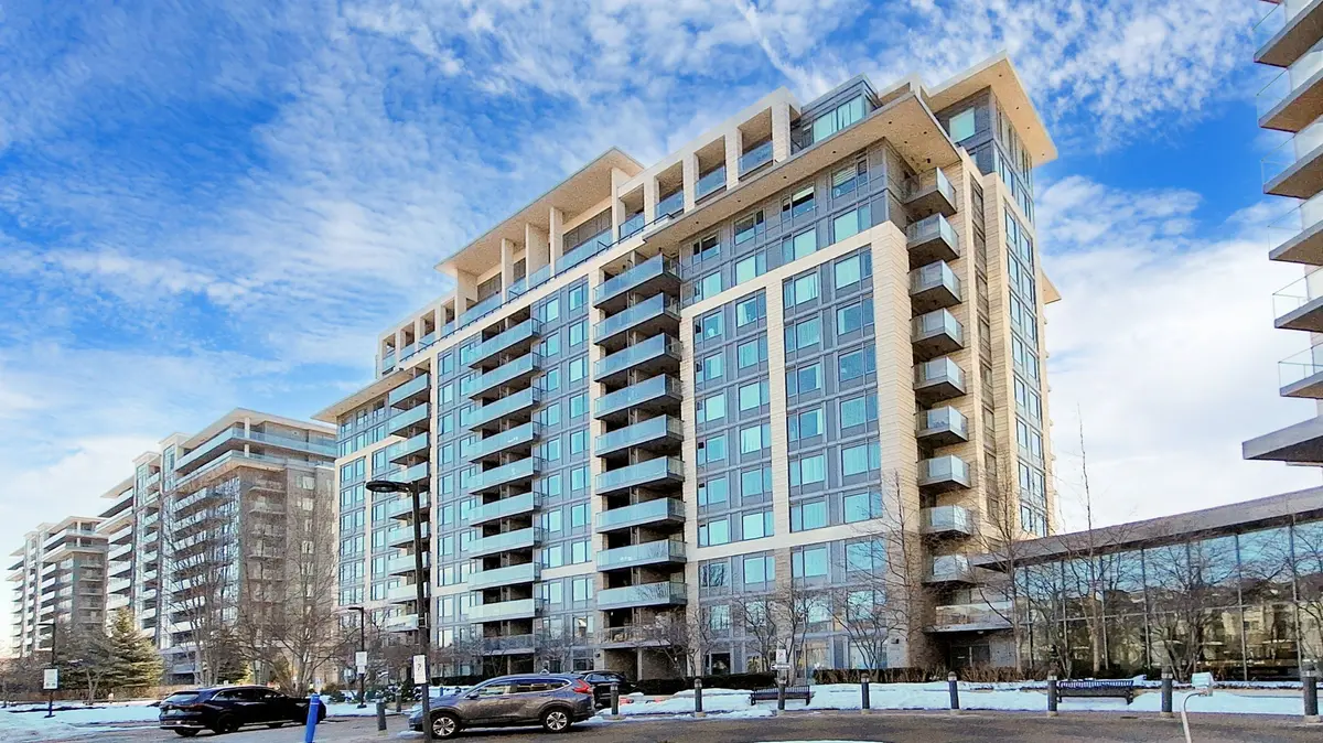 273 SOUTH PARK RD #718, Markham, ON L3T 0B5