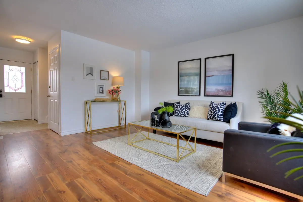 24 Lampman Ln LN, Barrie, ON L4N 5B1