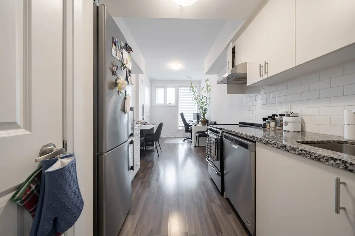 1776A Lawrence AVE W #1, Toronto W04, ON M6L 0A3