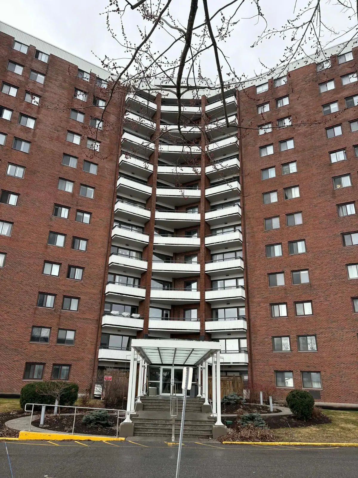 20 Chesterton DR #1217, Cityview - Parkwoods Hills - Rideau Shore, ON K2E 6Z7