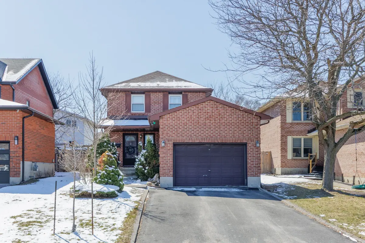 10 Balmoral CT, Kingston, ON K7M 7S9