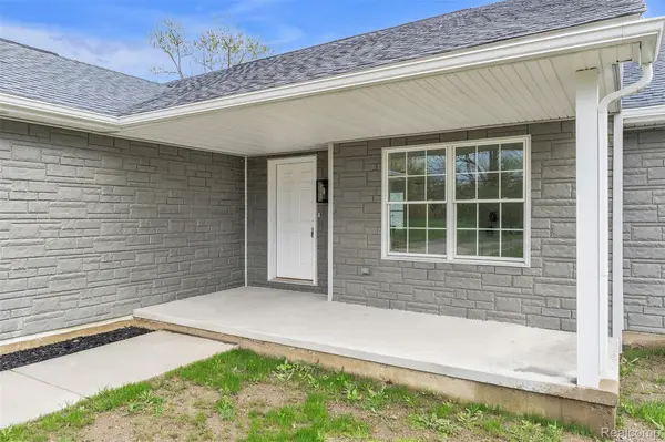 28410 Maitrott ST, Southfield, MI 48034