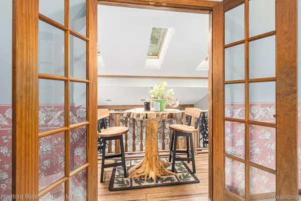 4097 Cherry Garden DR, Commerce Charter Township, MI 48382