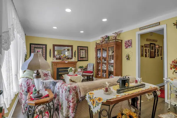 1582 Chandler AVE, Lincoln Park, MI 48146