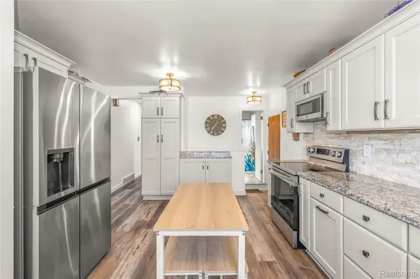 8138 Hillcrest BLVD, Westland, MI 48185