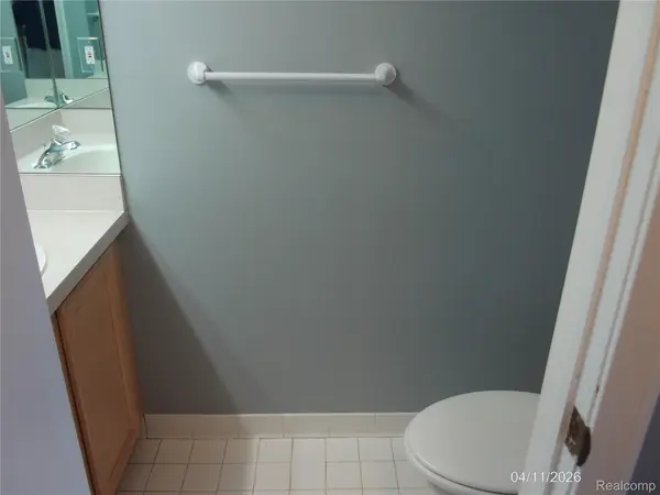 50450 Bay RUN N, Chesterfield Township, MI 48047