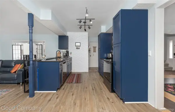 349 Fisher CT, Clawson, MI 48017