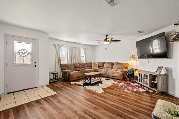 112 W Cedar Street, Lone Oak, TX 75453