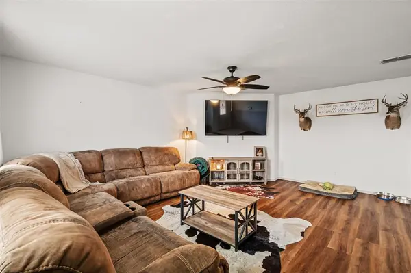 112 W Cedar Street, Lone Oak, TX 75453