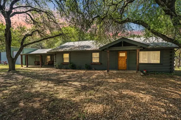 2731 Garrett Lane, China Spring, TX 76633