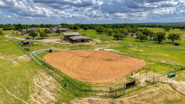 303 Private Road 3365, Boyd, TX 76023