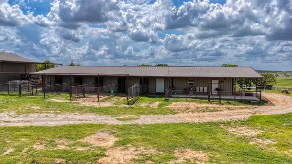303 Private Road 3365, Boyd, TX 76023