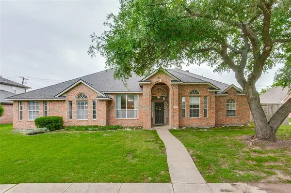 7305 Silverthorn Drive, Rowlett, TX 75089