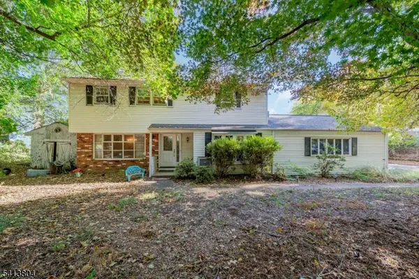 75 Cherokee Ave, Allendale Boro, NJ 07401