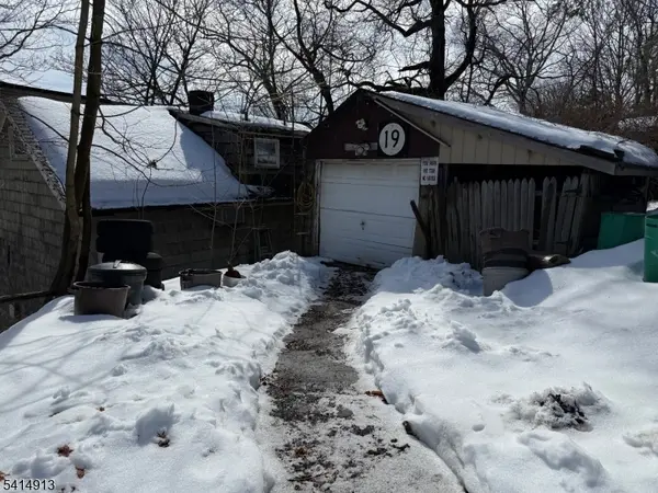 19 Up Grnwd Rd, West Milford Twp., NJ 07421