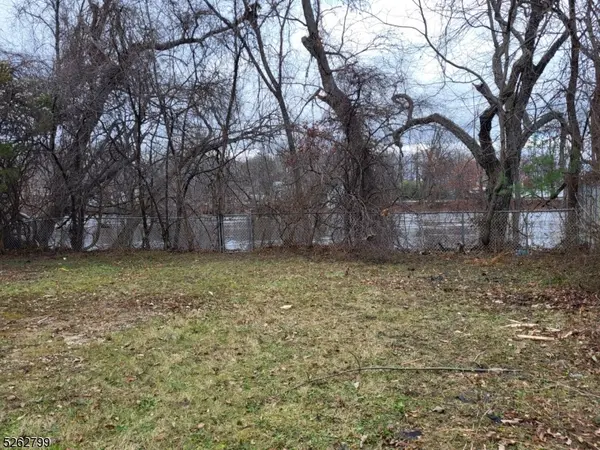 33 Riveredge Dr, Fairfield Twp., NJ 07004