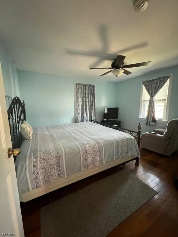 70 Bernard St, Carteret Boro, NJ 07008