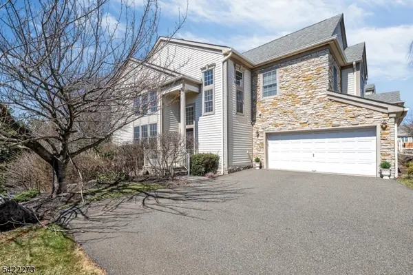 10 Skyview Dr, North Haledon Boro, NJ 07508