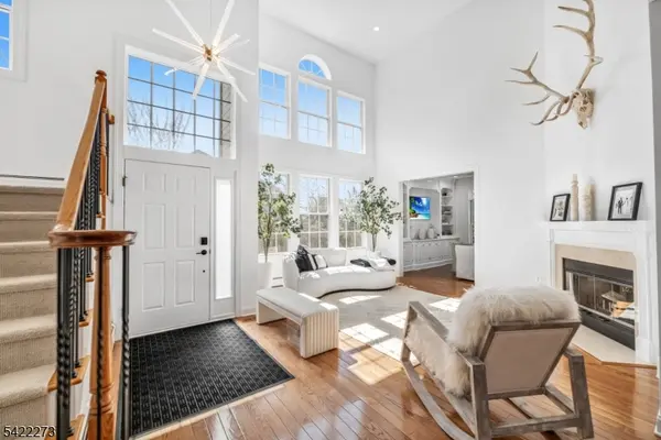 10 Skyview Dr, North Haledon Boro, NJ 07508