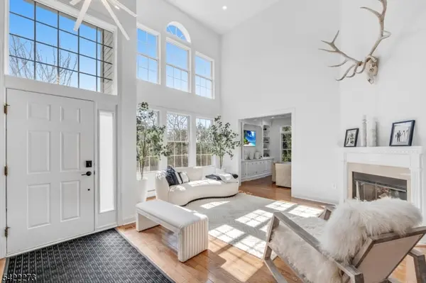 10 Skyview Dr, North Haledon Boro, NJ 07508