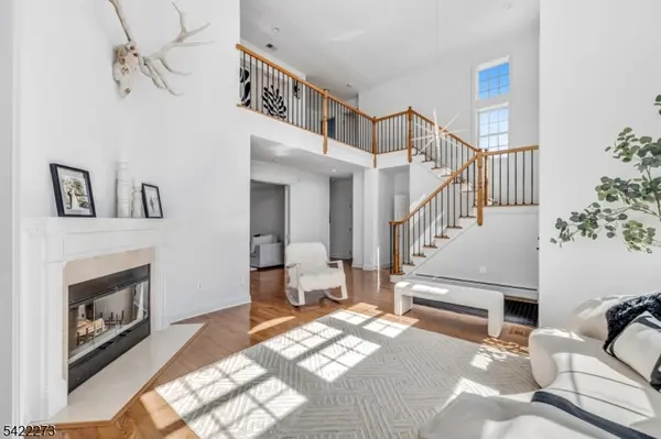 10 Skyview Dr, North Haledon Boro, NJ 07508