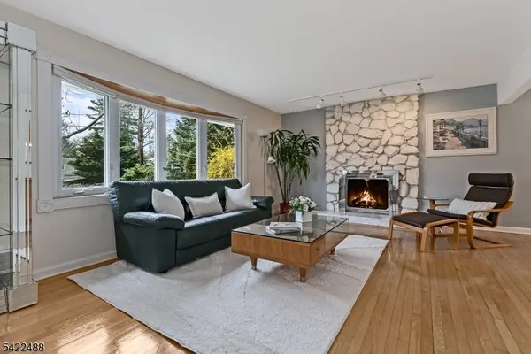 360 Upland Rd, Mountainside Boro, NJ 07092